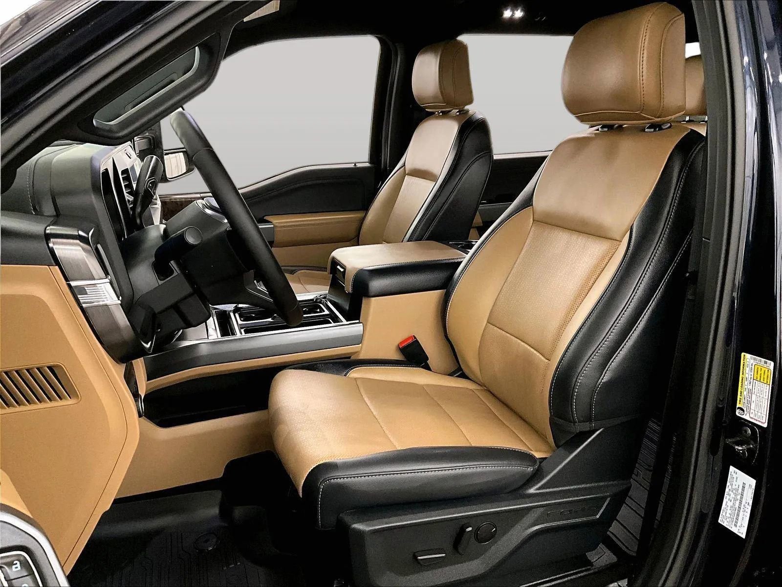 Certified 2025 Ford F250 Lariat w/ Lariat Ultimate Package image 24