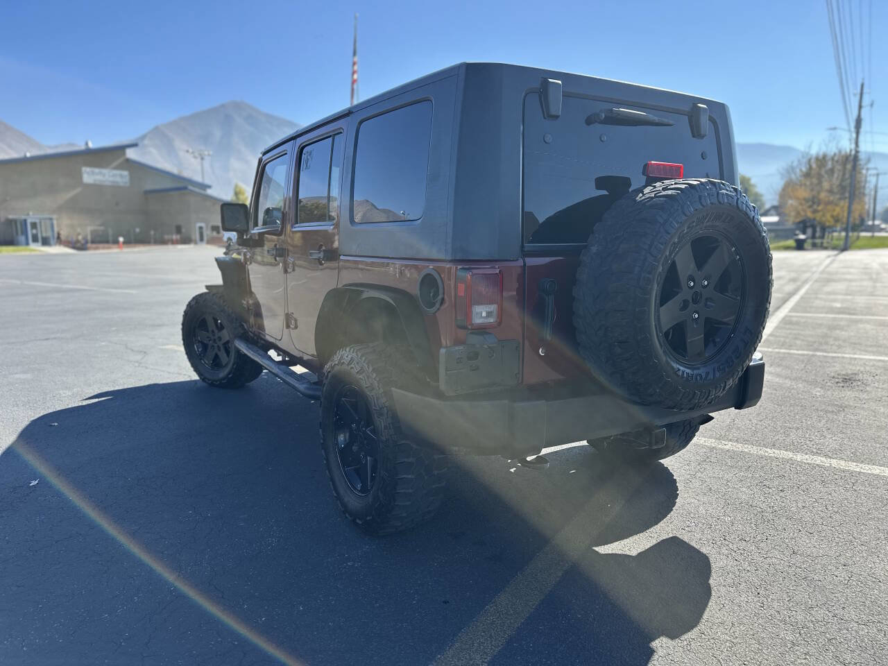 Used 2010 Jeep Wrangler Unlimited Rubicon w/ Dual Top Group image 7