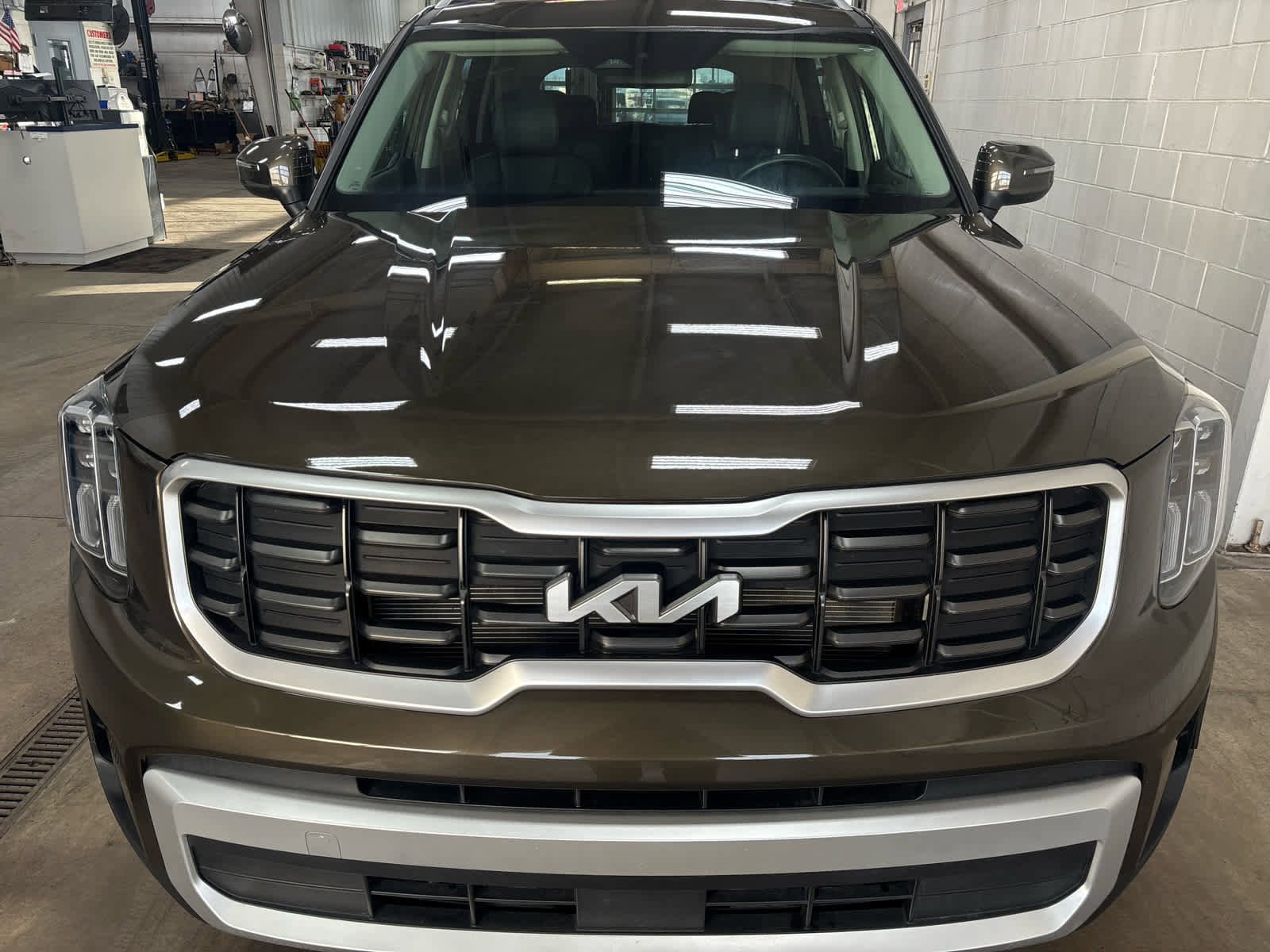 Used 2025 Kia Telluride S image 3