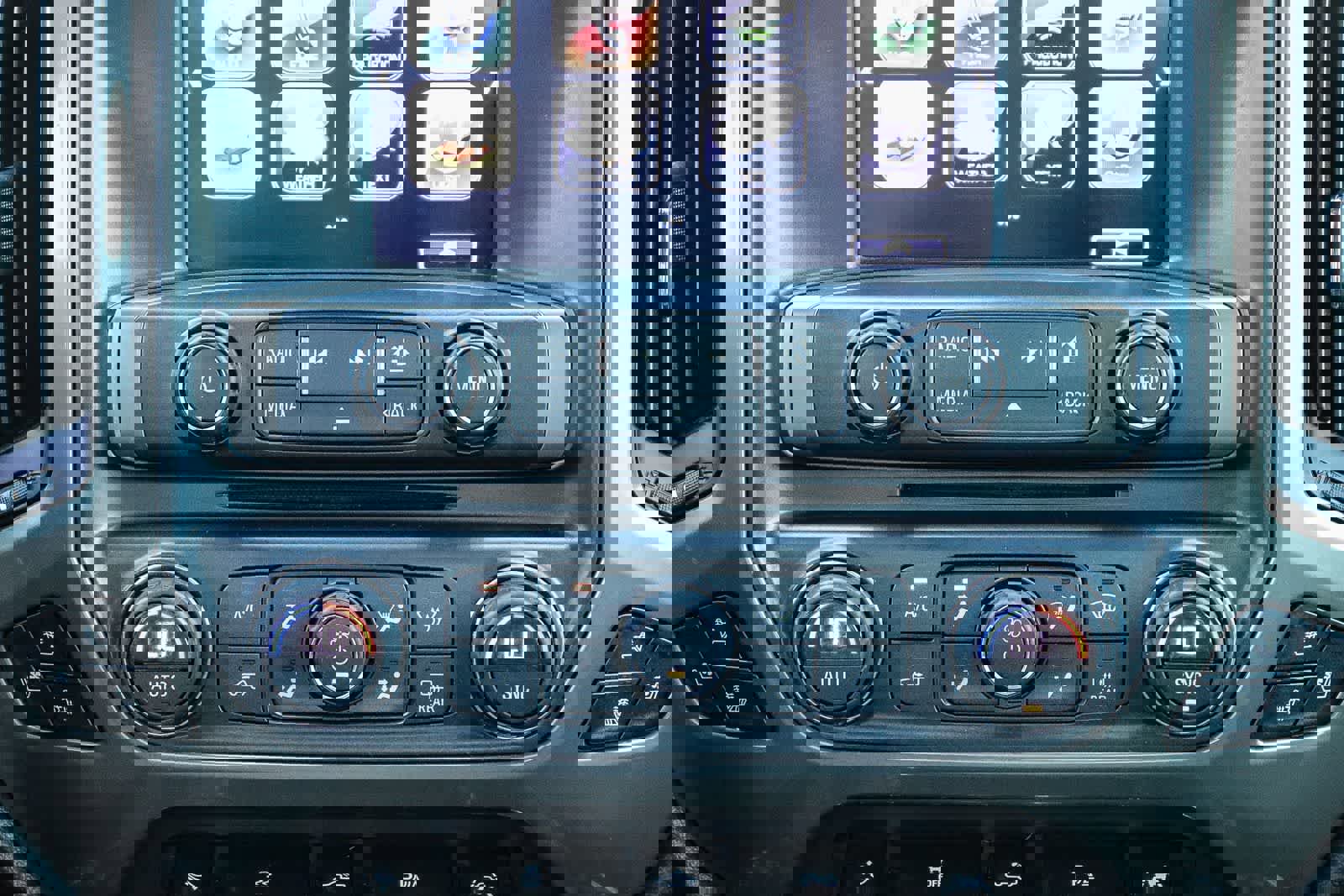 Used 2017 Chevrolet Silverado 1500 High Country image 16