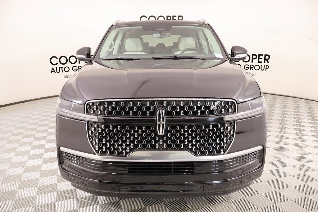New 2025 Lincoln Navigator Reserve image 9