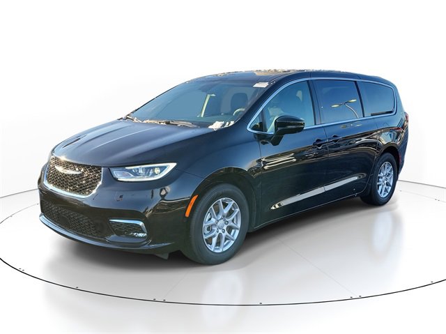New 2026 Chrysler Pacifica Select image 2