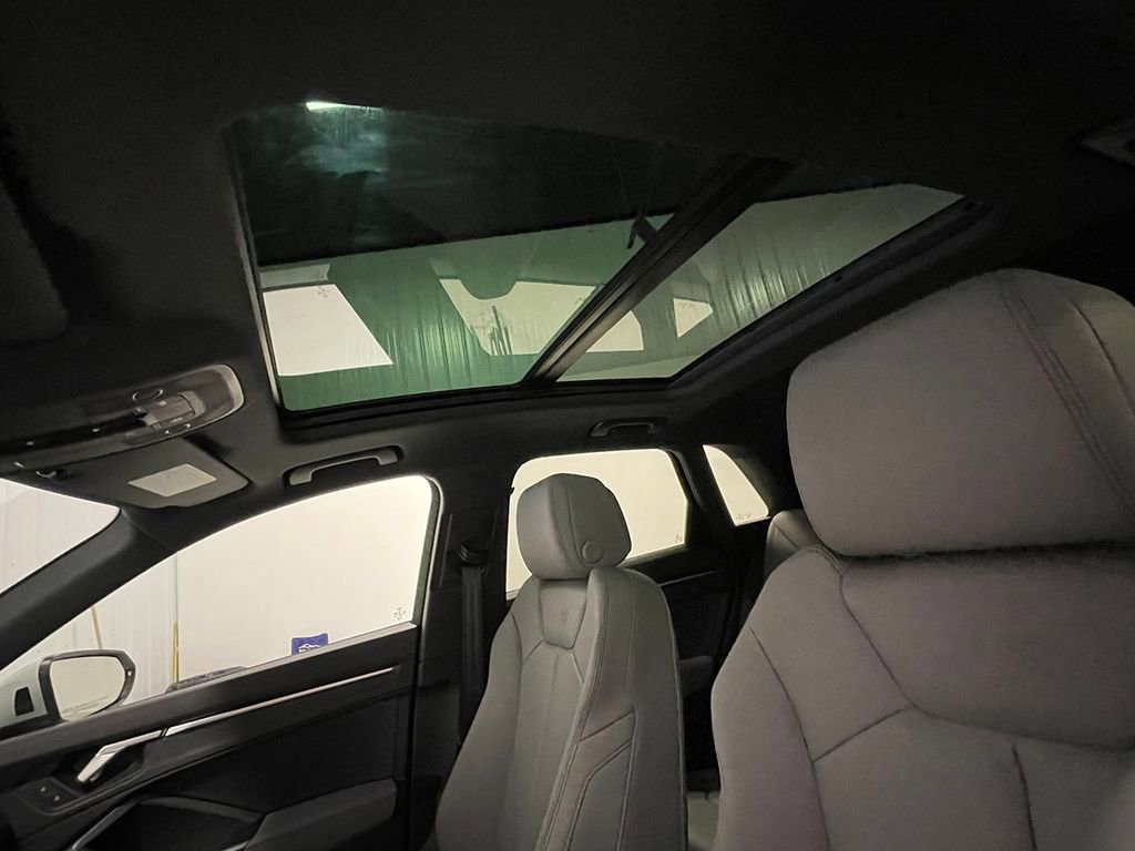 Used 2025 Audi Q3 2.0T Premium w/ Convenience Package image 22