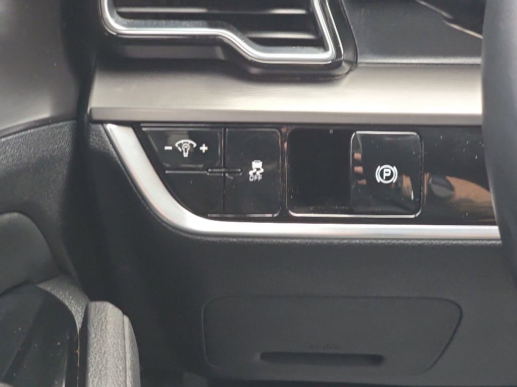 Used 2024 Kia Sportage EX FWD image 26