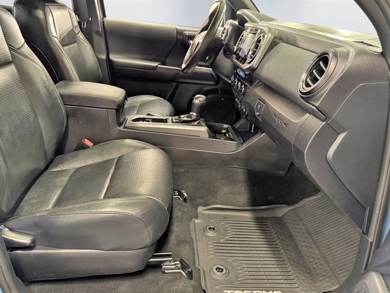 Used 2019 Toyota Tacoma TRD Off-Road AWD/4WD image 26