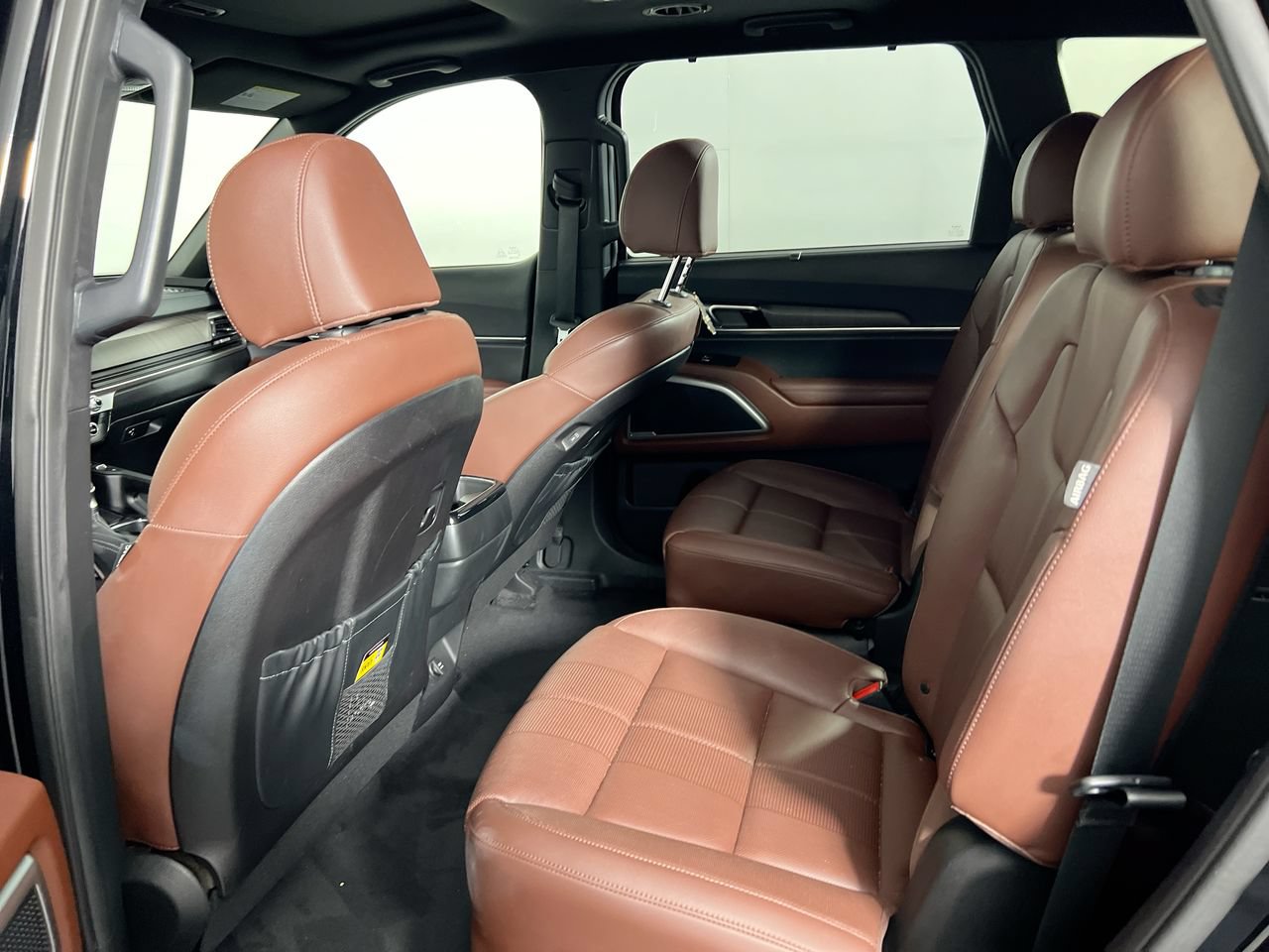 Used 2024 Kia Telluride EX w/ EX Captain's Chair Package FWD image 26