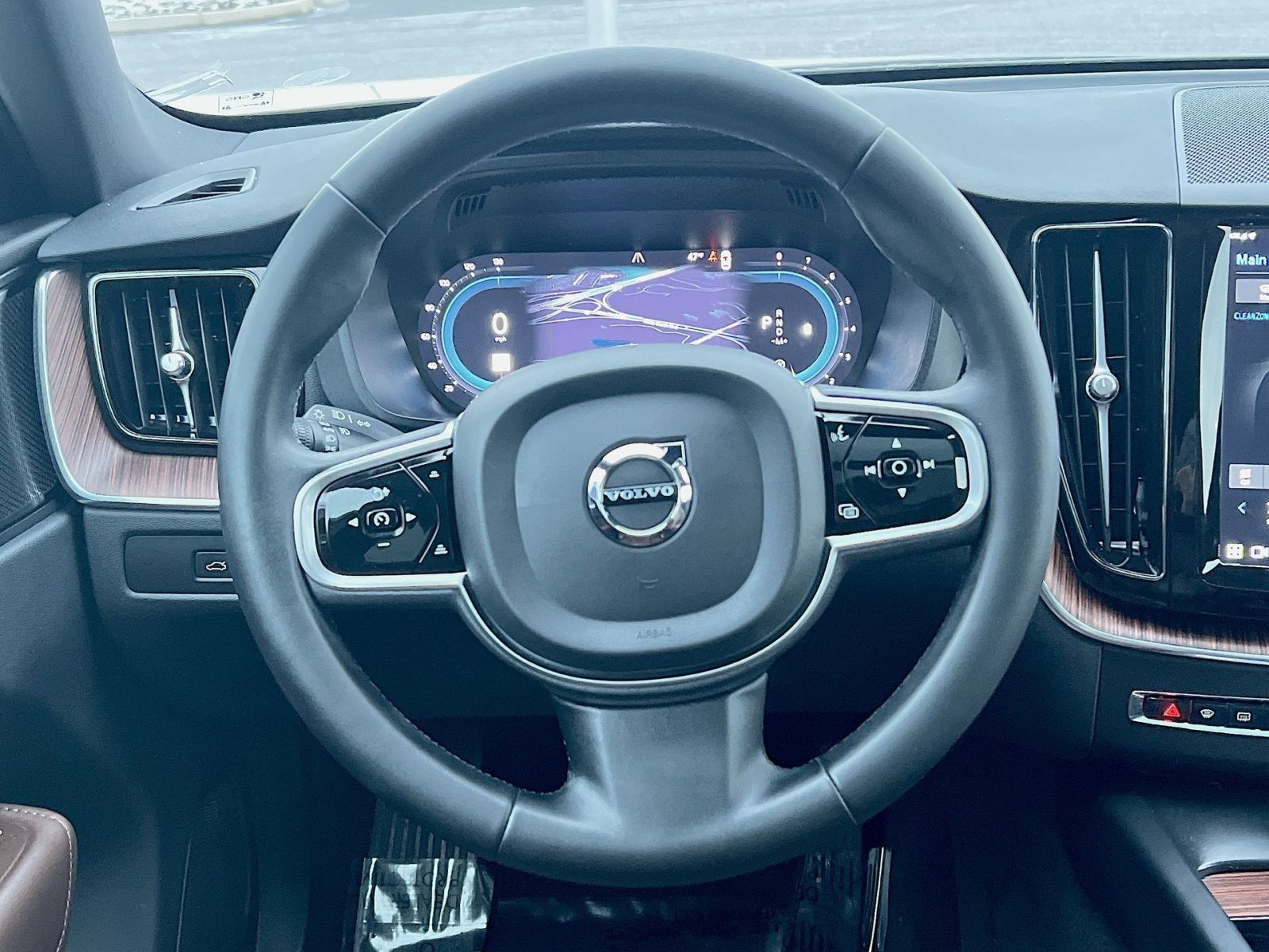 Used 2023 Volvo XC60 B5 Plus w/ Climate Package image 16