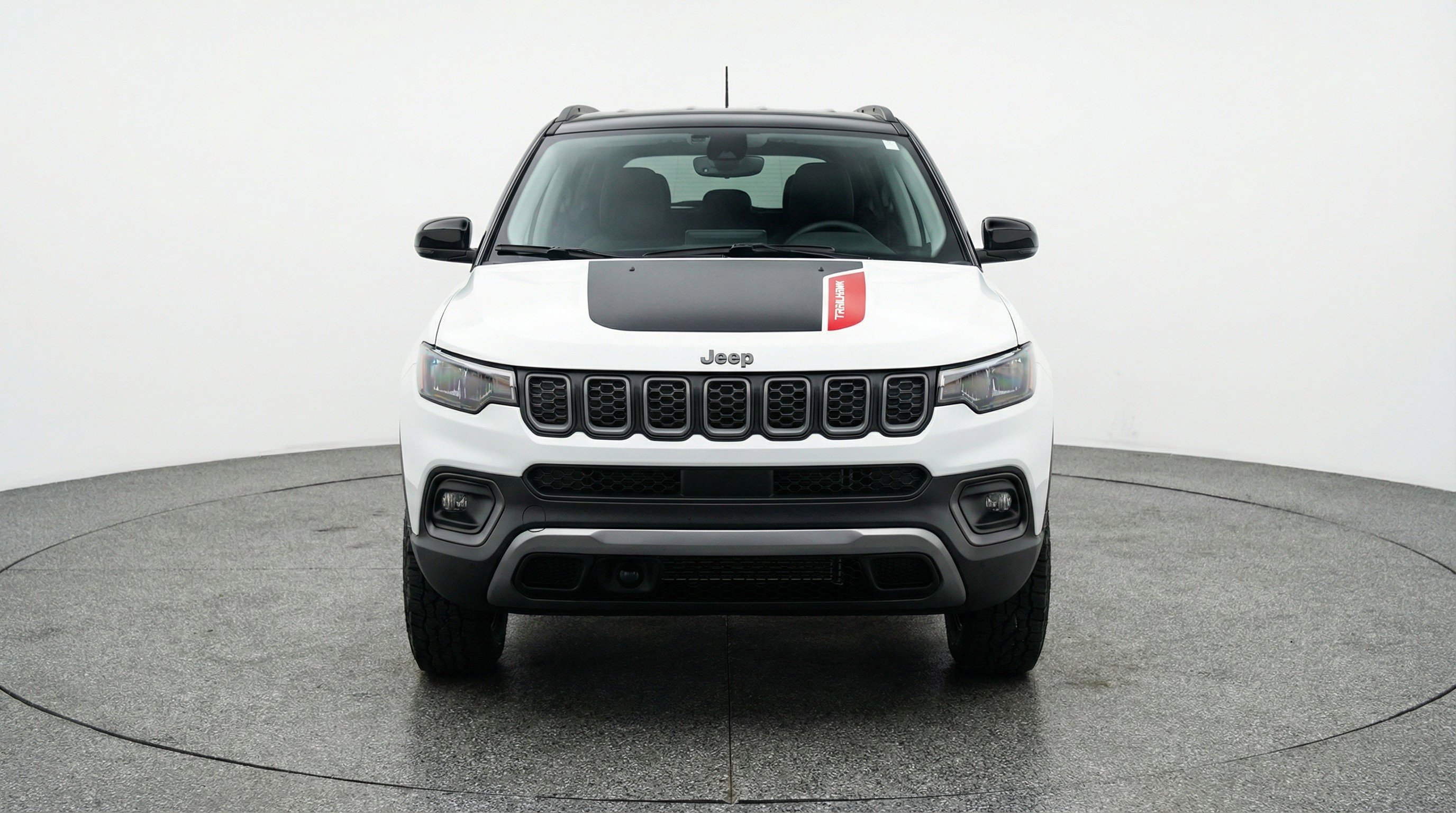 Used 2025 Jeep Compass Trailhawk image 2