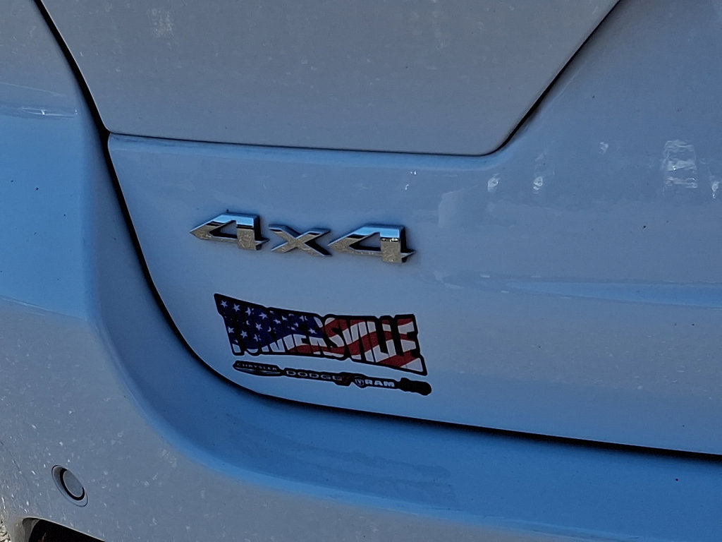 Used 2023 Jeep Grand Cherokee Limited image 16