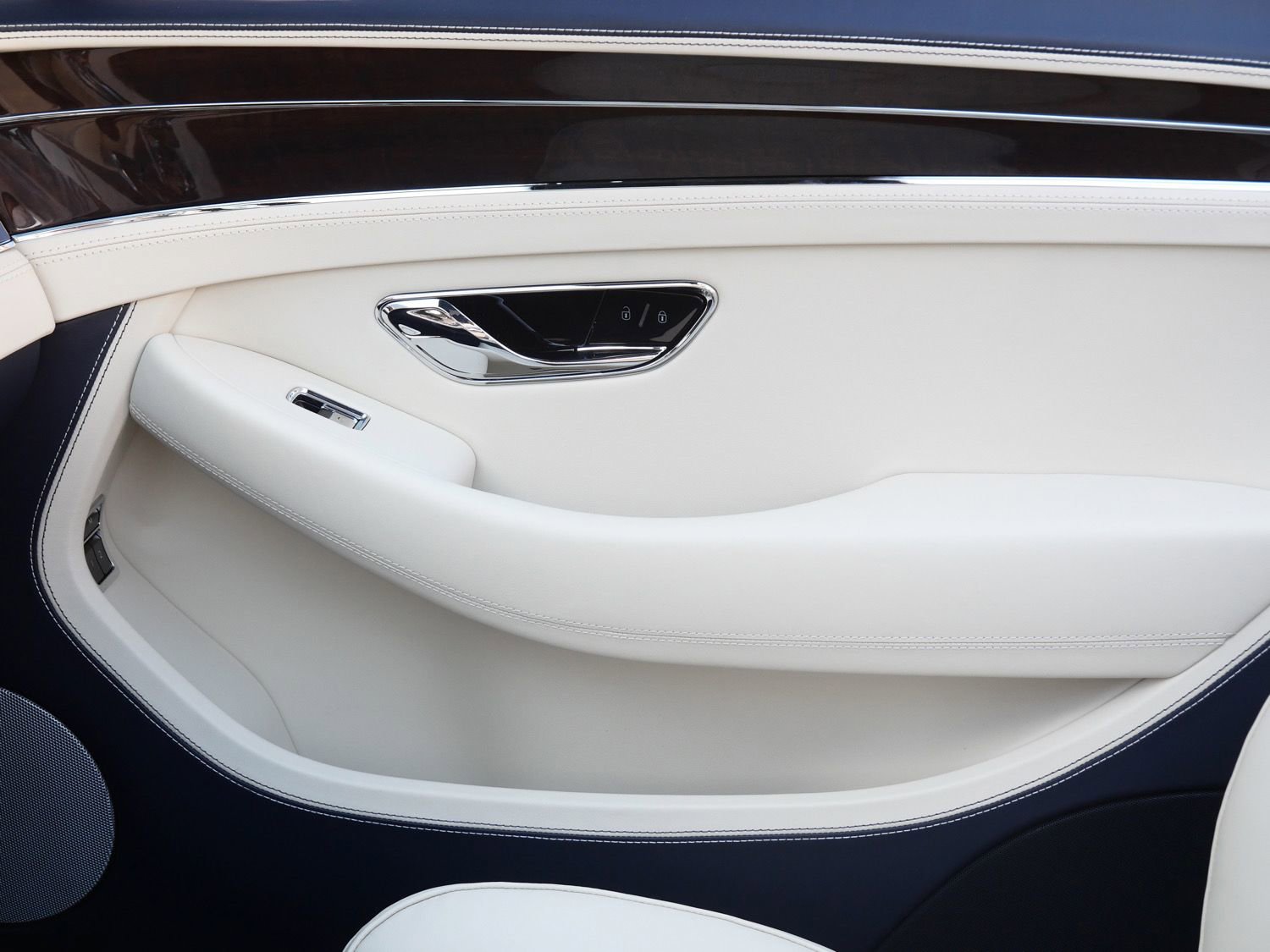 New 2026 Bentley Continental GTC AWD/4WD image 14