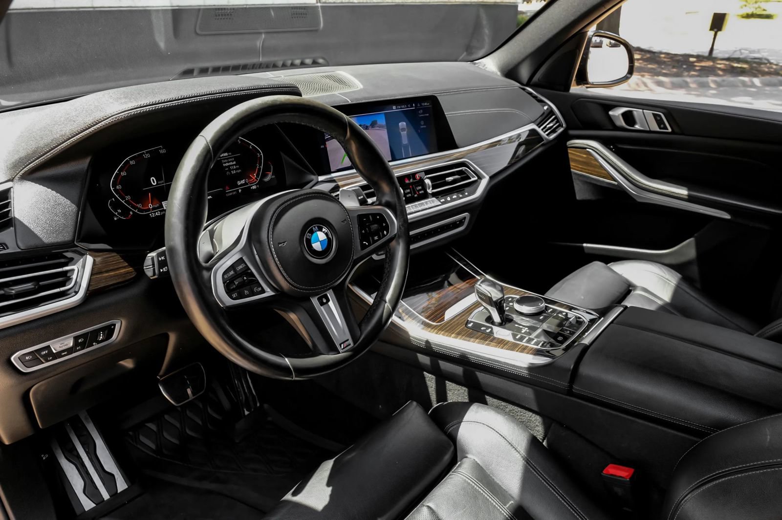 Used 2020 BMW X5 xDrive40i w/ M Sport Package AWD/4WD image 2