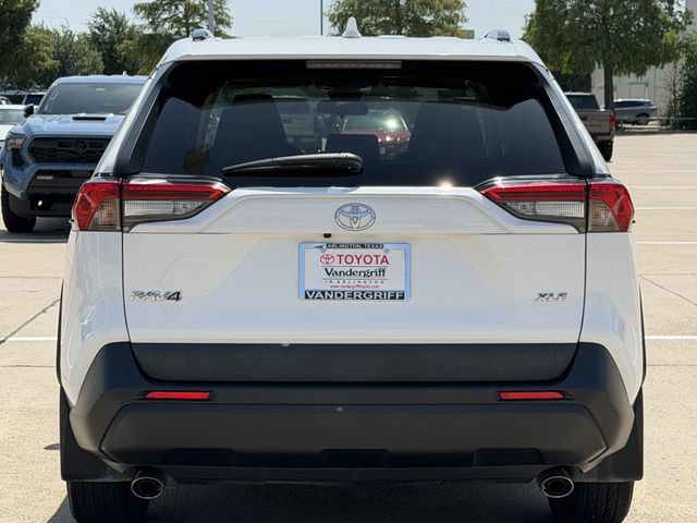 Used 2020 Toyota RAV4 XLE w/ Convenience Package FWD image 5