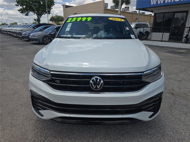 Used 2024 Volkswagen Tiguan SE R-Line FWD image 2