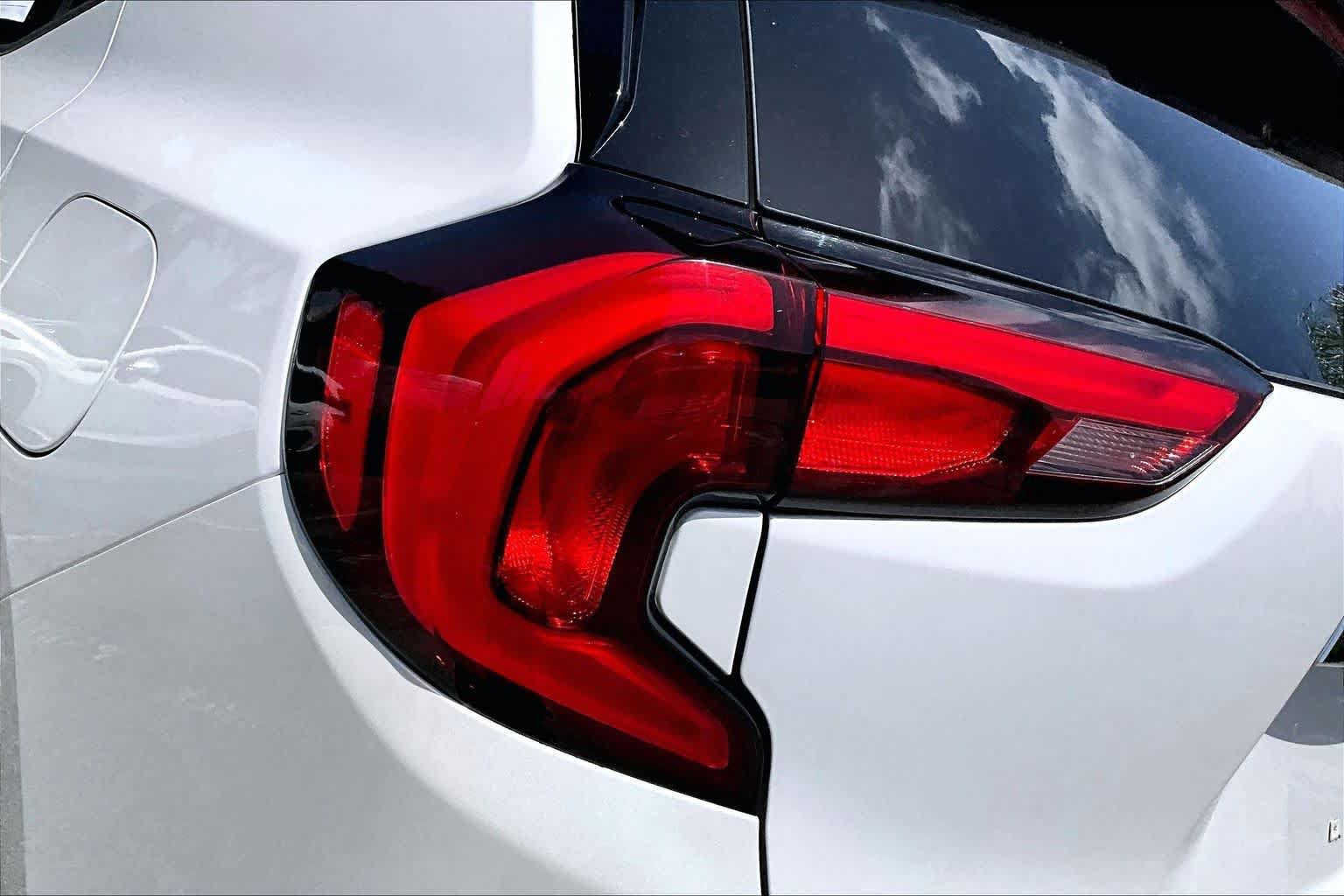 Used 2020 GMC Terrain Denali w/ Denali Premium Package FWD image 29