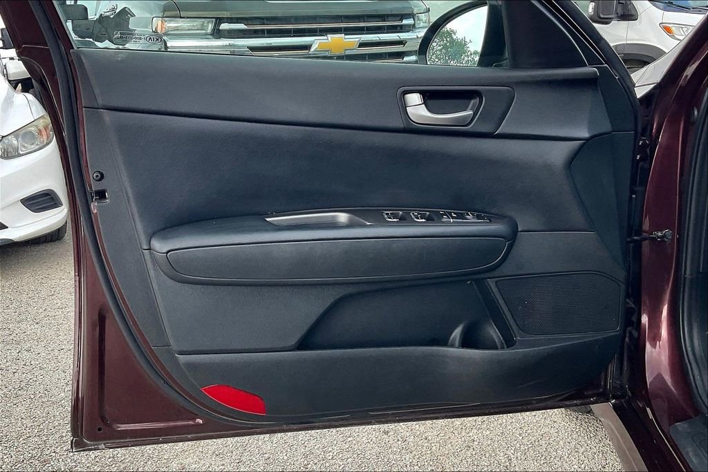 Used 2020 Kia Optima LX image 17