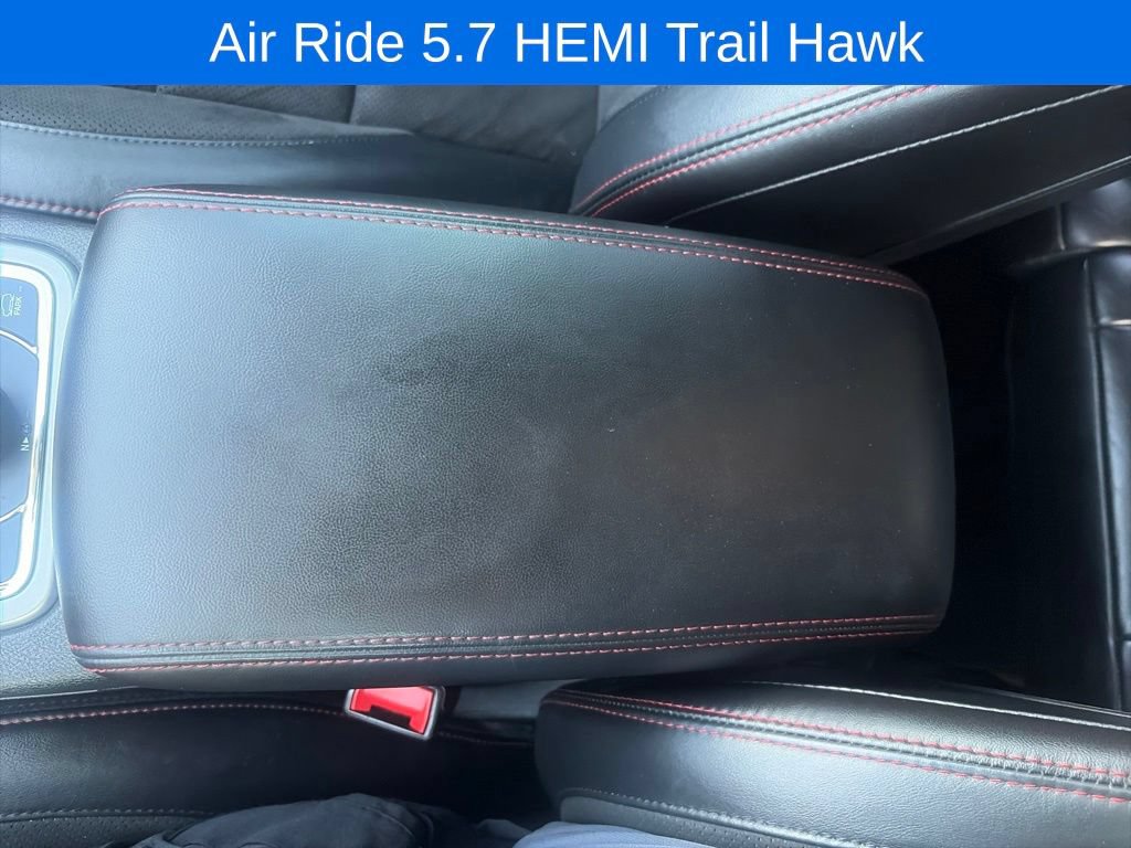 Used 2021 Jeep Grand Cherokee Trailhawk w/ Premium Lighting Group AWD/4WD image 40