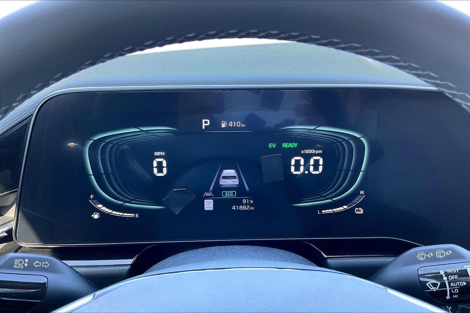 Certified 2024 Kia Niro EX FWD image 17