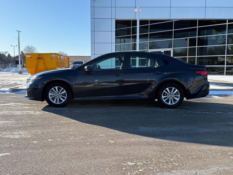 Used 2025 Toyota Camry LE image 6