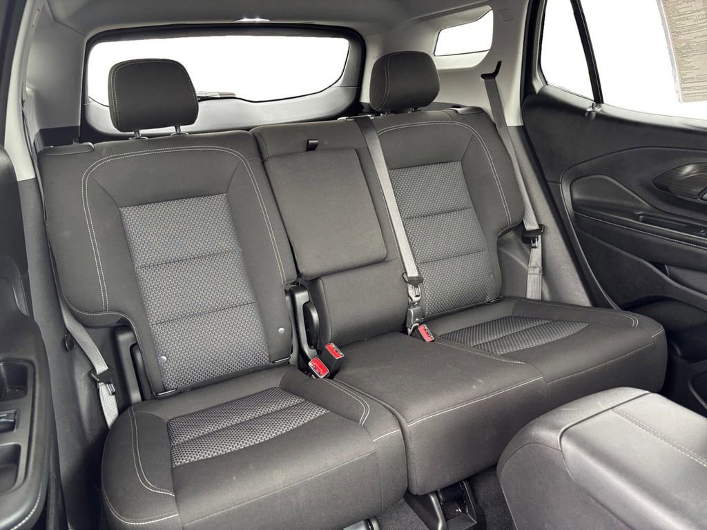 Used 2024 GMC Terrain SLE image 23