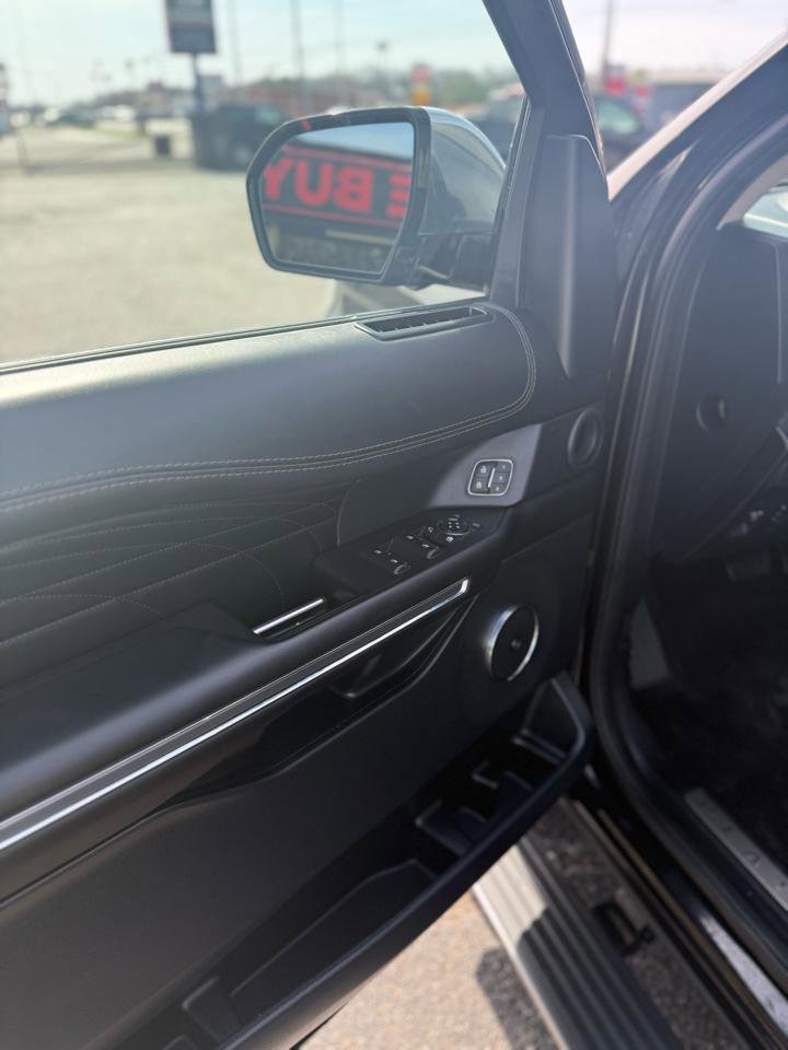 Used 2021 Ford Expedition Max Platinum AWD/4WD image 9