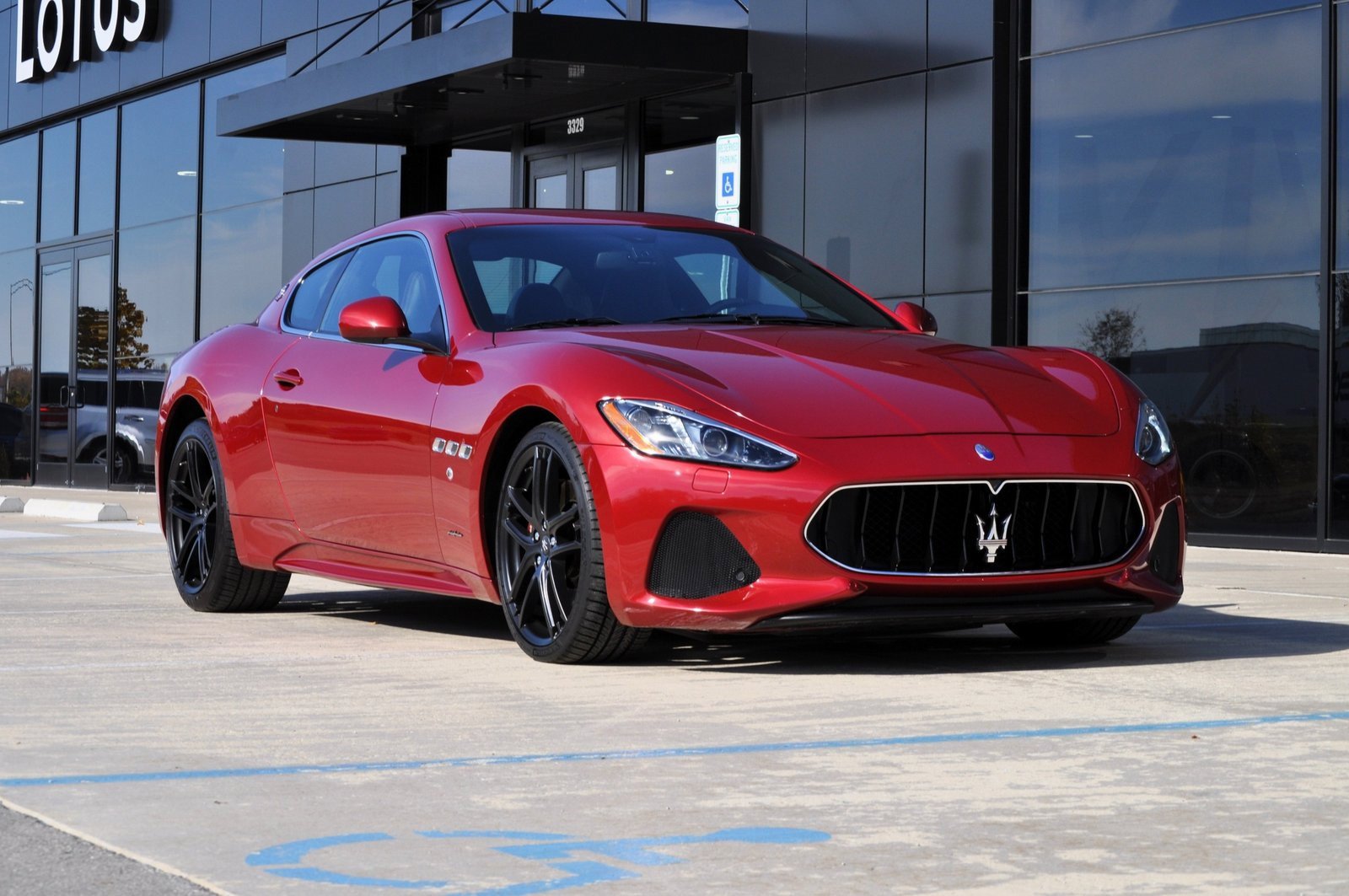 Used 2018 Maserati GranTurismo Sport image 2
