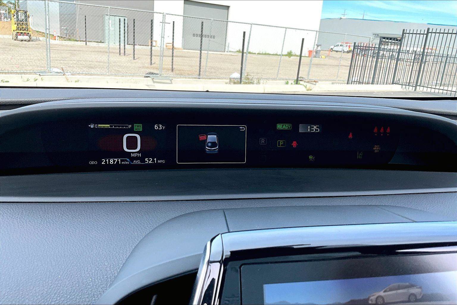 Used 2022 Toyota Prius Prime XLE image 18