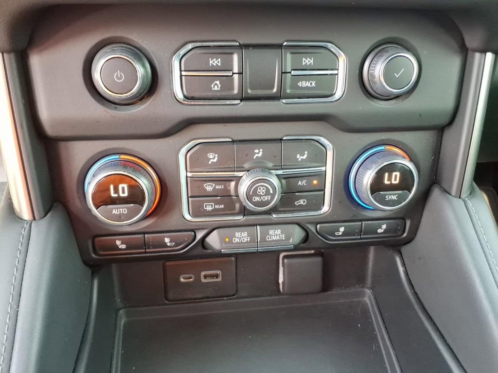 Used 2022 Chevrolet Tahoe Z71 w/ Luxury Package image 27