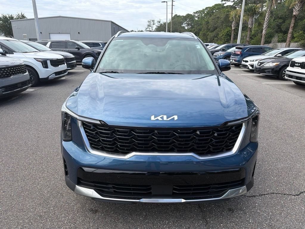 Certified 2025 Kia Sorento EX FWD image 2