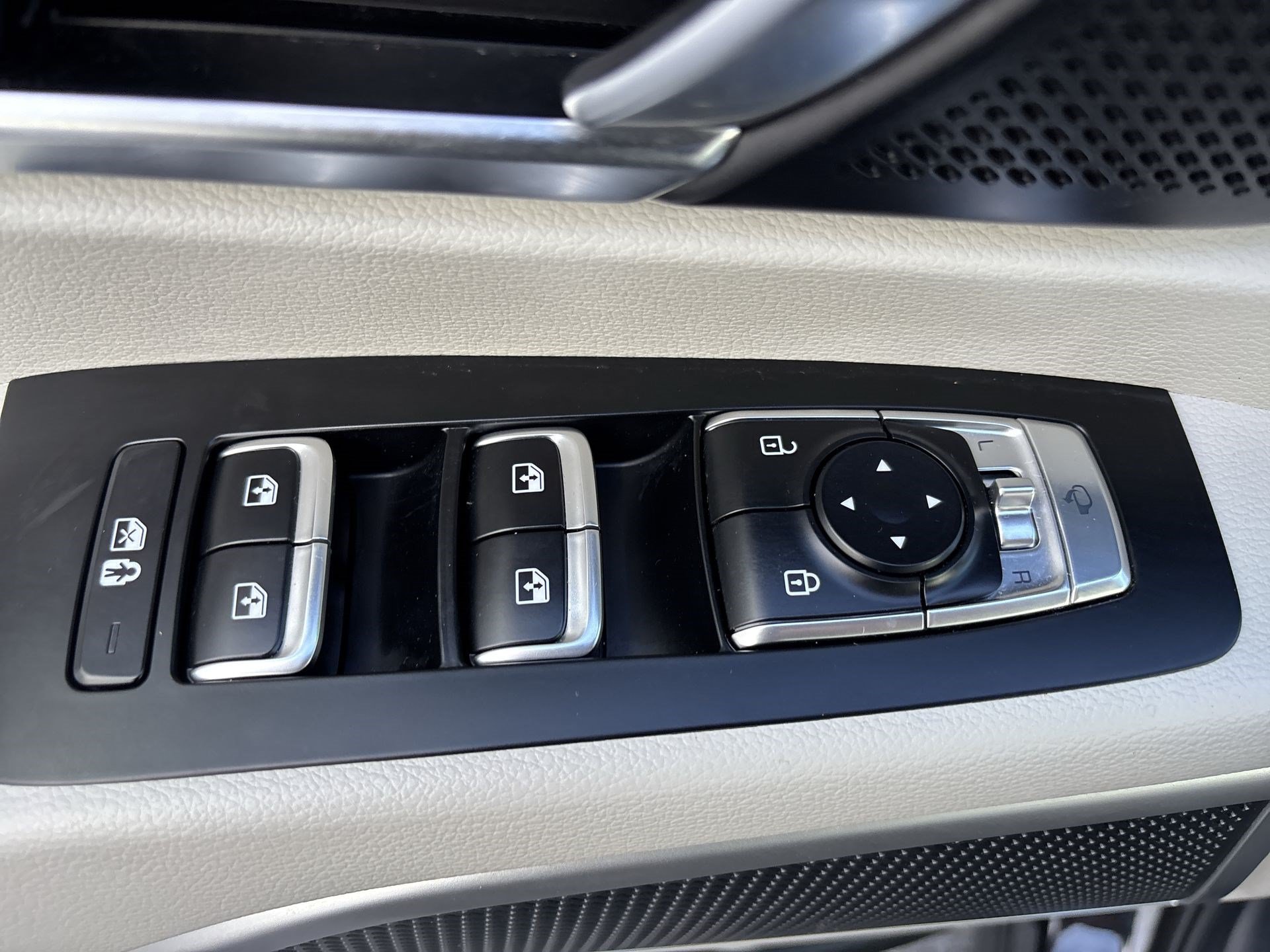 Used 2022 Kia Telluride EX w/ EX Premium Package FWD image 15