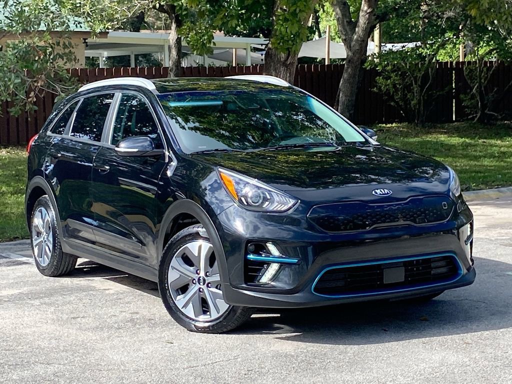 Used 2021 Kia Niro EX Premium w/ Cold Weather Package image 3