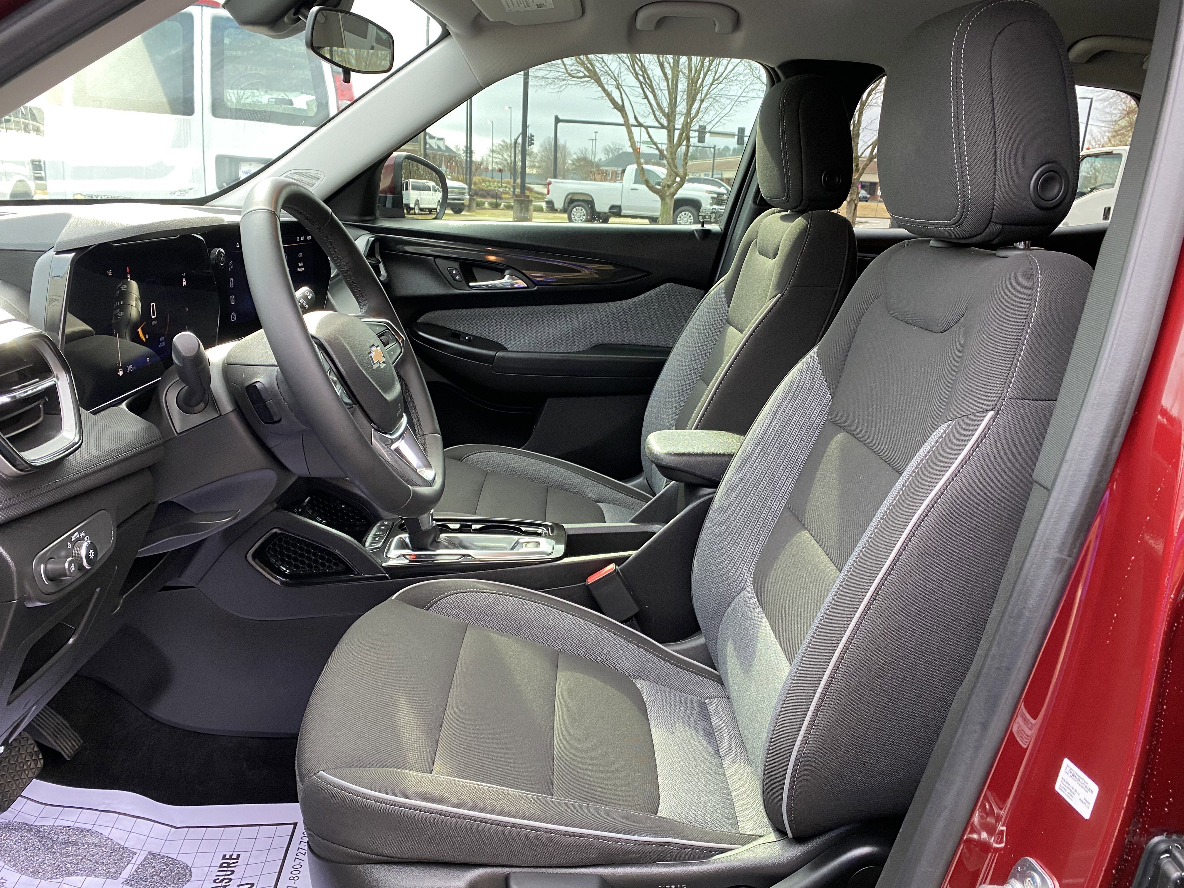 Used 2024 Chevrolet TrailBlazer LT w/ LT Cold Weather Package image 16