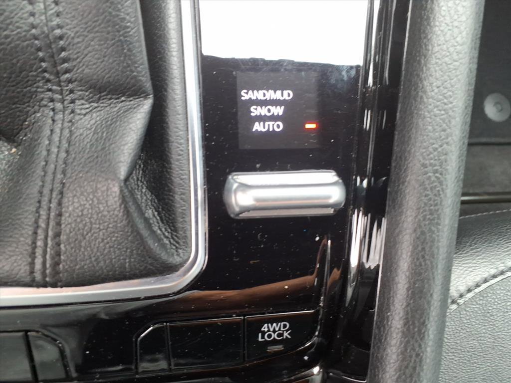 Used 2023 Jeep Compass Limited image 5