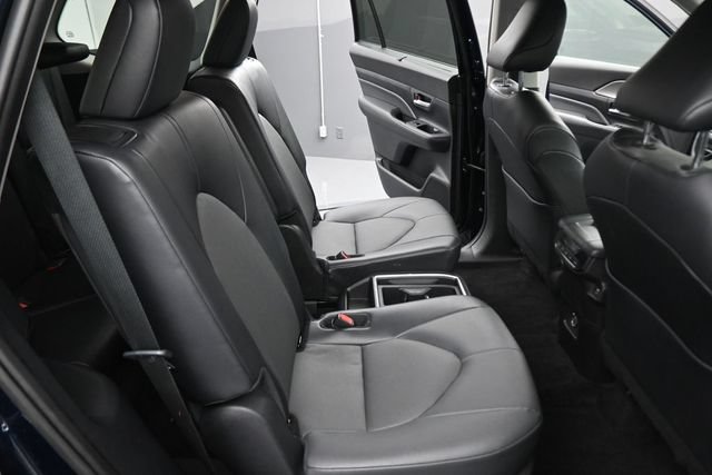 Used 2025 Toyota Grand Highlander AWD image 16