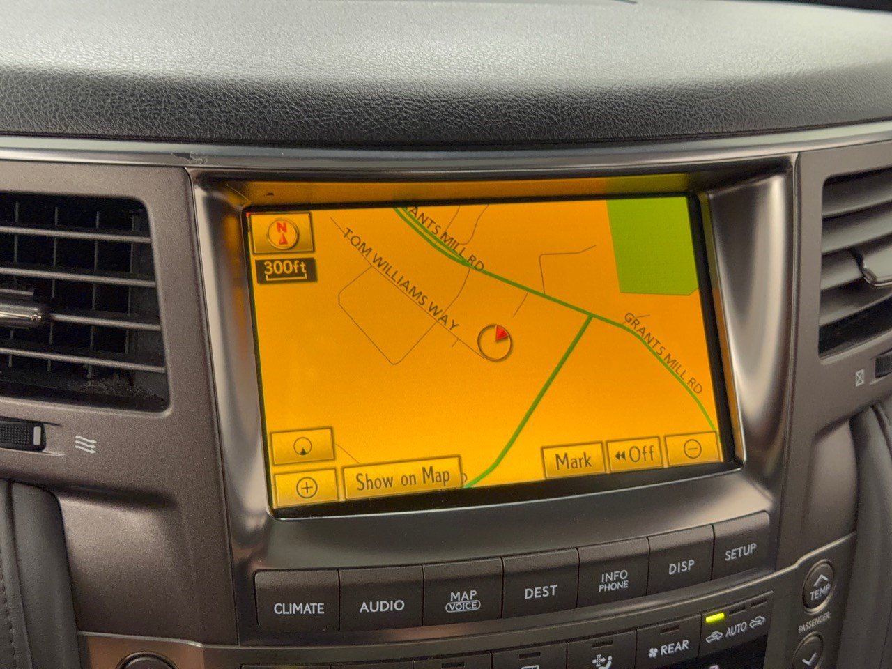 Used 2010 Lexus LX 570 4WD w/ Luxury Pkg image 23