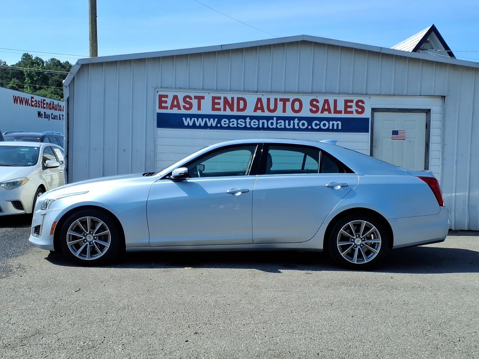 Used 2017 Cadillac CTS Luxury RWD image 2
