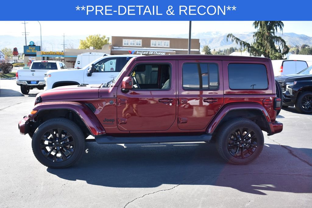 Used 2021 Jeep Wrangler Unlimited Sahara image 2