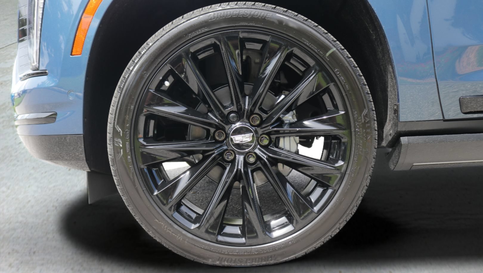 New 2026 Cadillac Escalade ESV Platinum Sport w/ LPO, ONYX Package AWD/4WD image 28