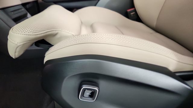 New 2026 Volvo EX90 Plus AWD/4WD image 14