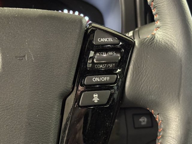 Used 2025 Nissan Frontier PRO-4X w/ Black Accent Package AWD/4WD image 9