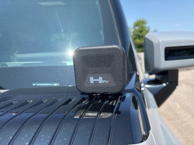 New 2025 GMC Hummer EV 3X w/ LPO, Illumination Package image 22
