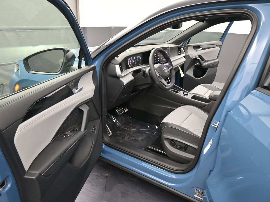 New 2026 Volkswagen Tiguan SE R-Line image 37