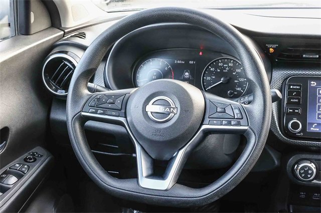 Used 2023 Nissan Kicks SV image 16