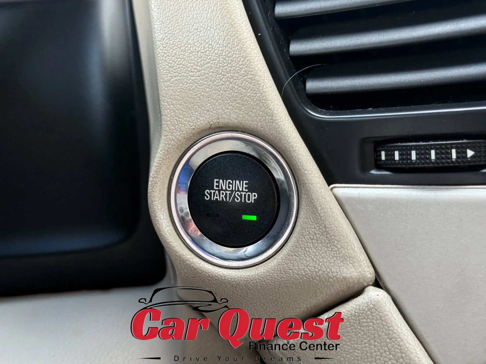 Used 2015 GMC Yukon Denali w/ Premium Package AWD/4WD image 37