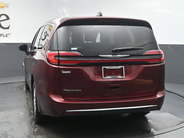 Used 2023 Chrysler Pacifica Touring-L FWD image 37