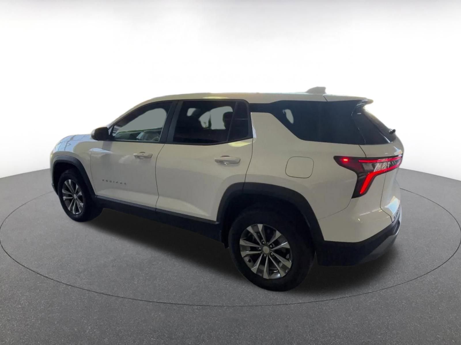 Used 2025 Chevrolet Equinox LT image 10