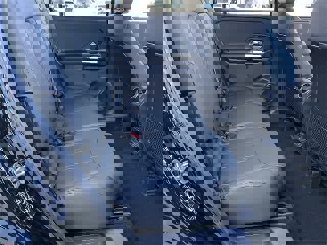 Used 2025 Mercedes-Benz GLB 250 image 9