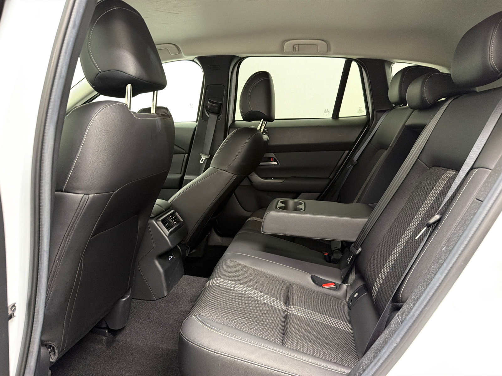 Used 2025 MAZDA CX-50 AWD 2.5 S w/ Select Package image 19
