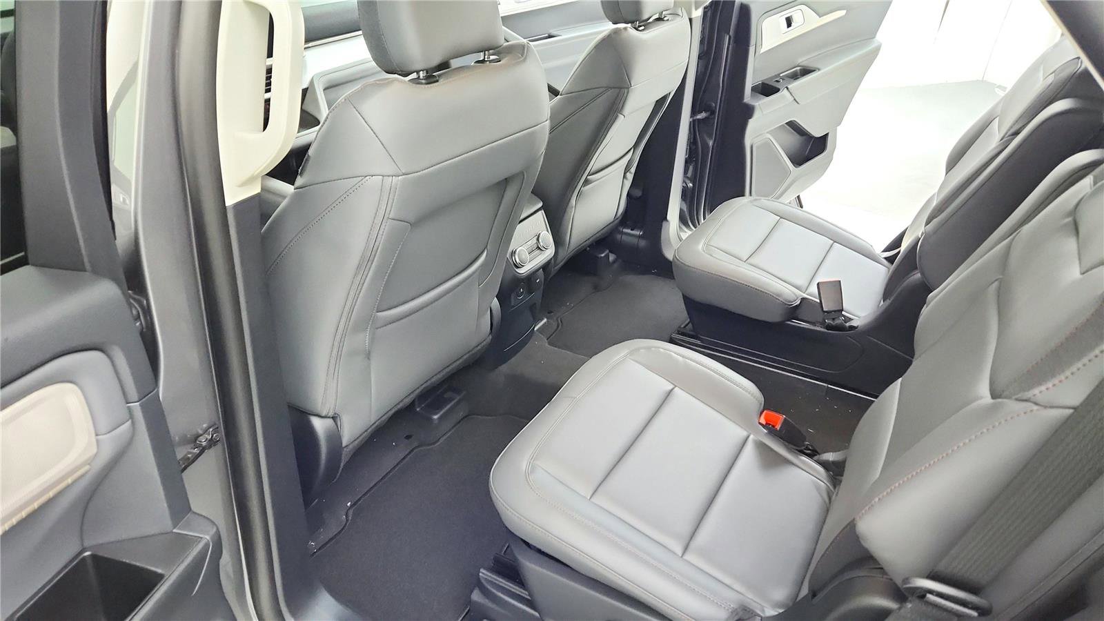 New 2026 Ford Explorer Active image 26