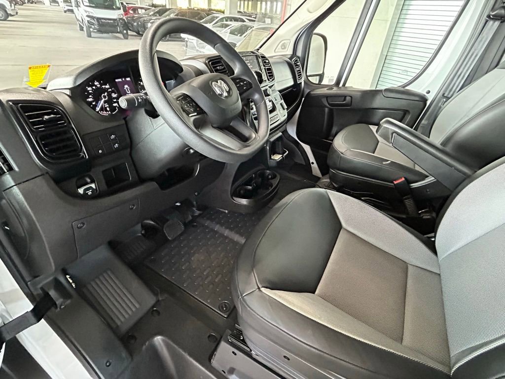 Used 2024 RAM ProMaster 2500 w/ Convenience Group image 39