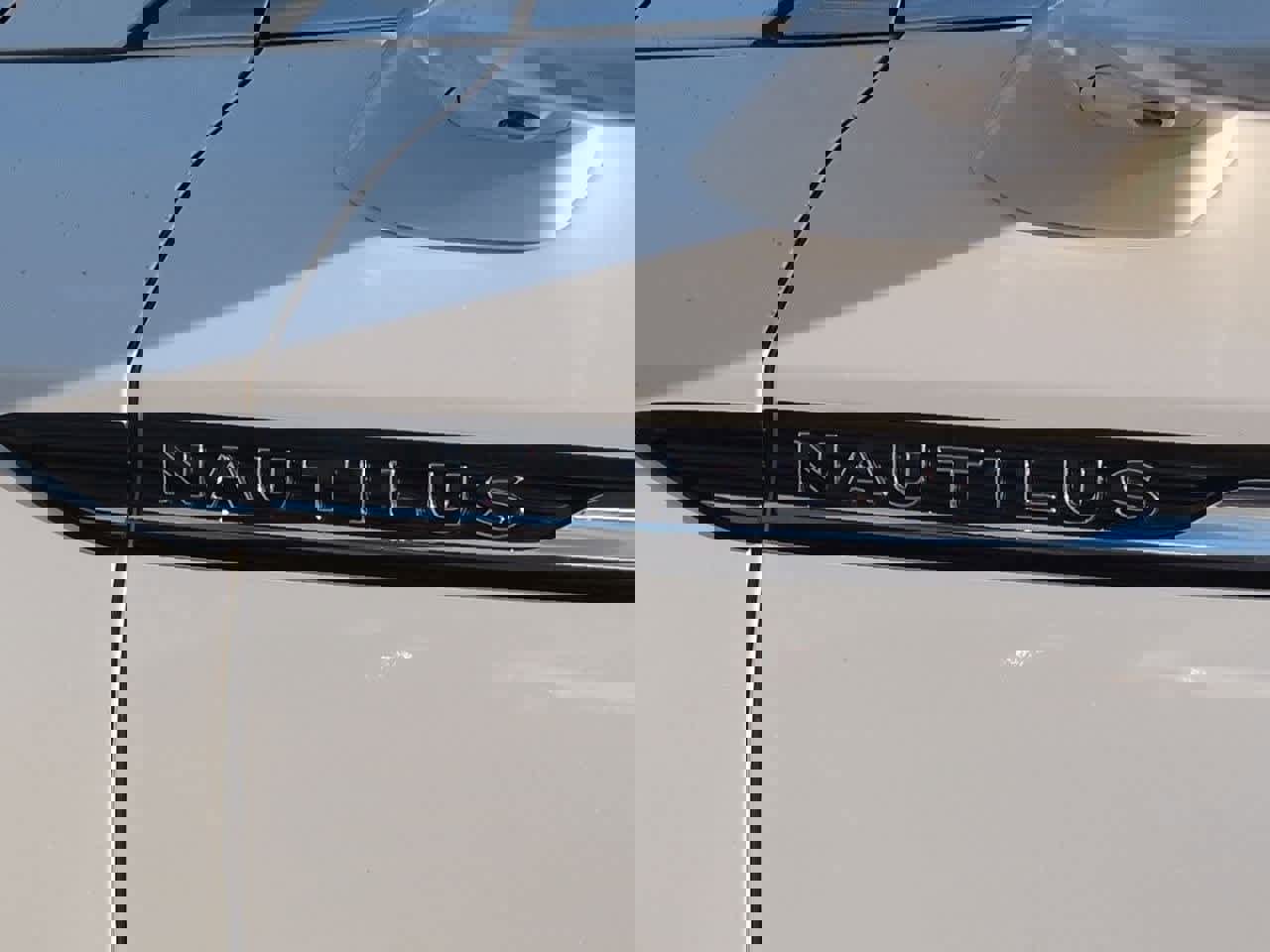 Used 2023 Lincoln Nautilus Black Label w/ Cargo Utility Package image 12